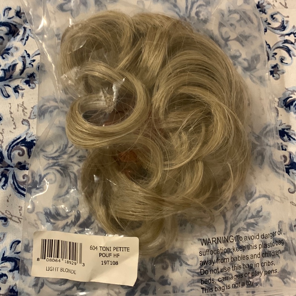 Toni Brattin hair pouf light blonde new